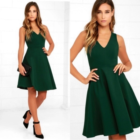 Lulus Dresses & Skirts - Lulu’s emerald green midi dress